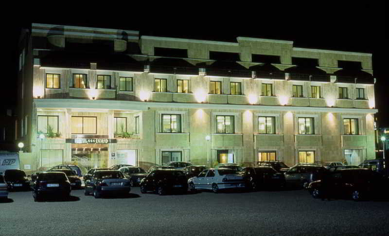 Hotel Restaurante Emilio Hellín Extérieur photo
